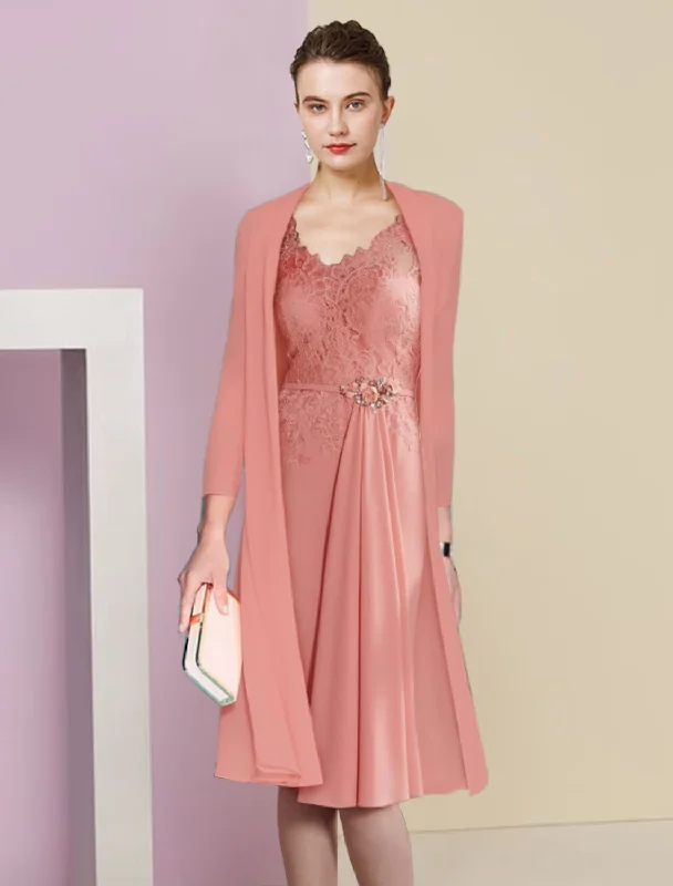 Two Piece Sheath / Column Mother of the Bride Dress Formal Wedding Guest Vintage Elegant V Neck Knee Length Chiffon Lace 3/4 Length Sleeve Jacket Dresses with Pleats Crystal Brooch